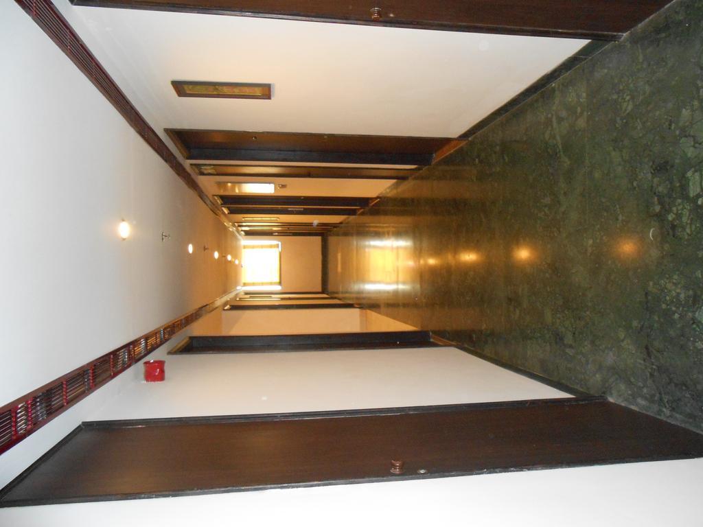 The Maple Leaf Hotel Lucknow Exterior photo